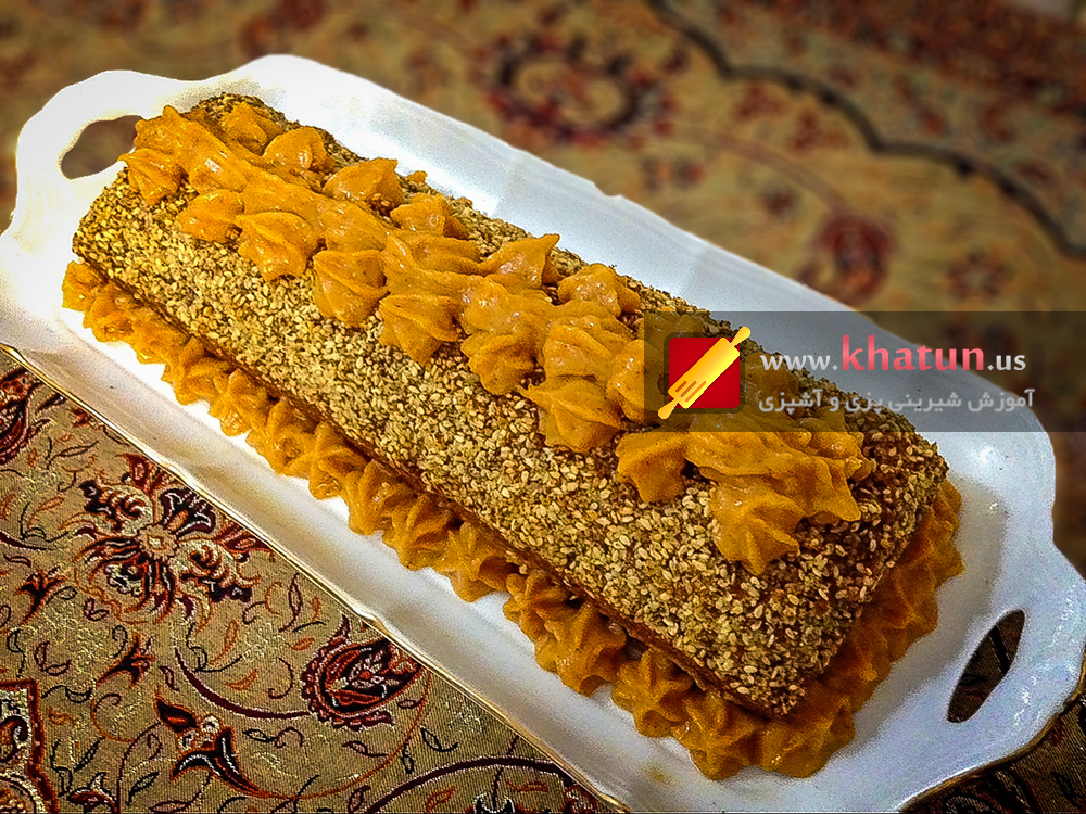 طرز تهیه کیک کدو حلوایی با کنجد + عکس