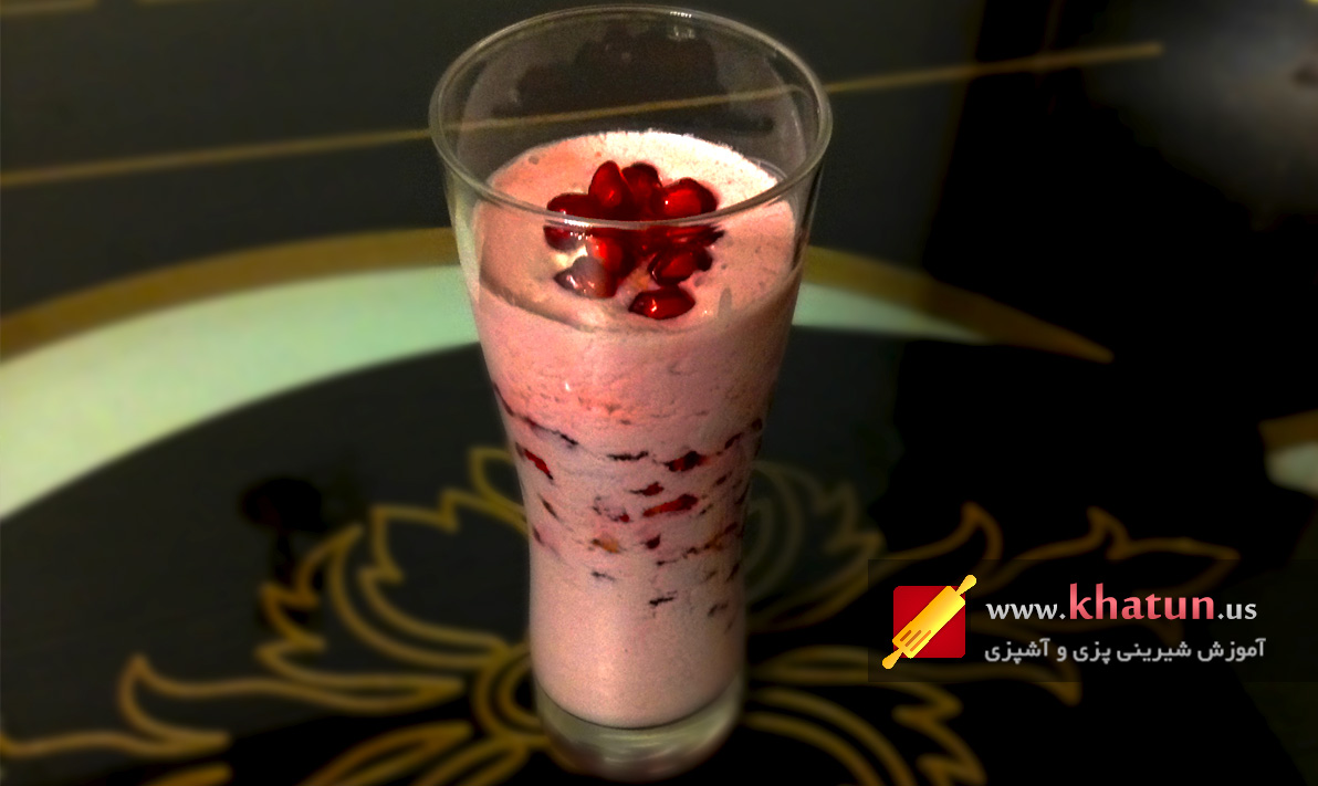 طرز تهیه میلک شیک انار + عکس 